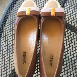 Vaneli two-toned flats - 9.5